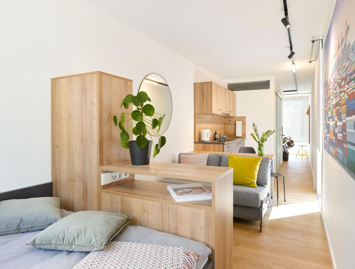 Modern ausgebauter Überseecontainer als Tiny House Wertheim Exterior foto